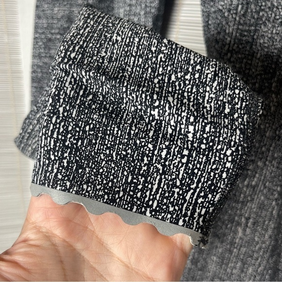 Lululemon Tight Stuff Tight II 25” Leggings Size 4 - Picture 4 of 8